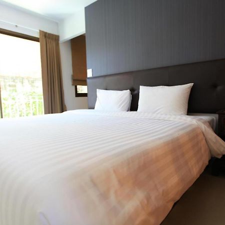 The One Residence Hotel Bangkok Esterno foto