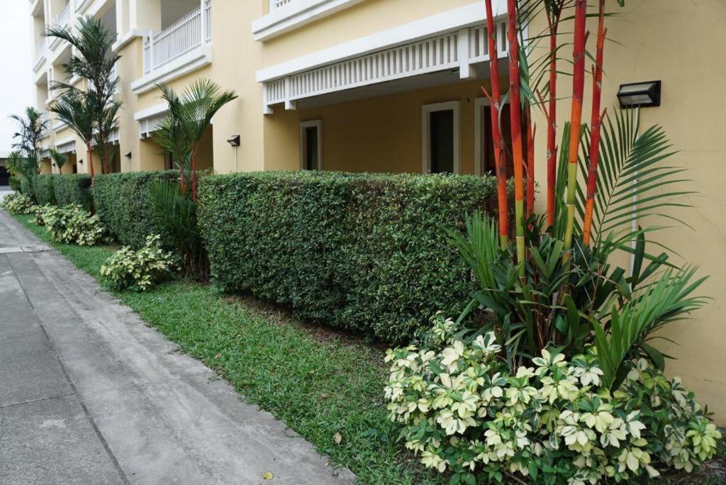 The One Residence Hotel Bangkok Esterno foto