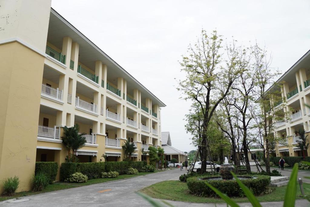 The One Residence Hotel Bangkok Esterno foto