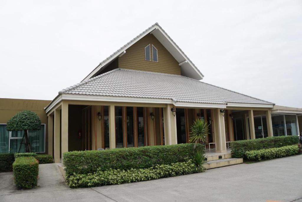 The One Residence Hotel Bangkok Esterno foto