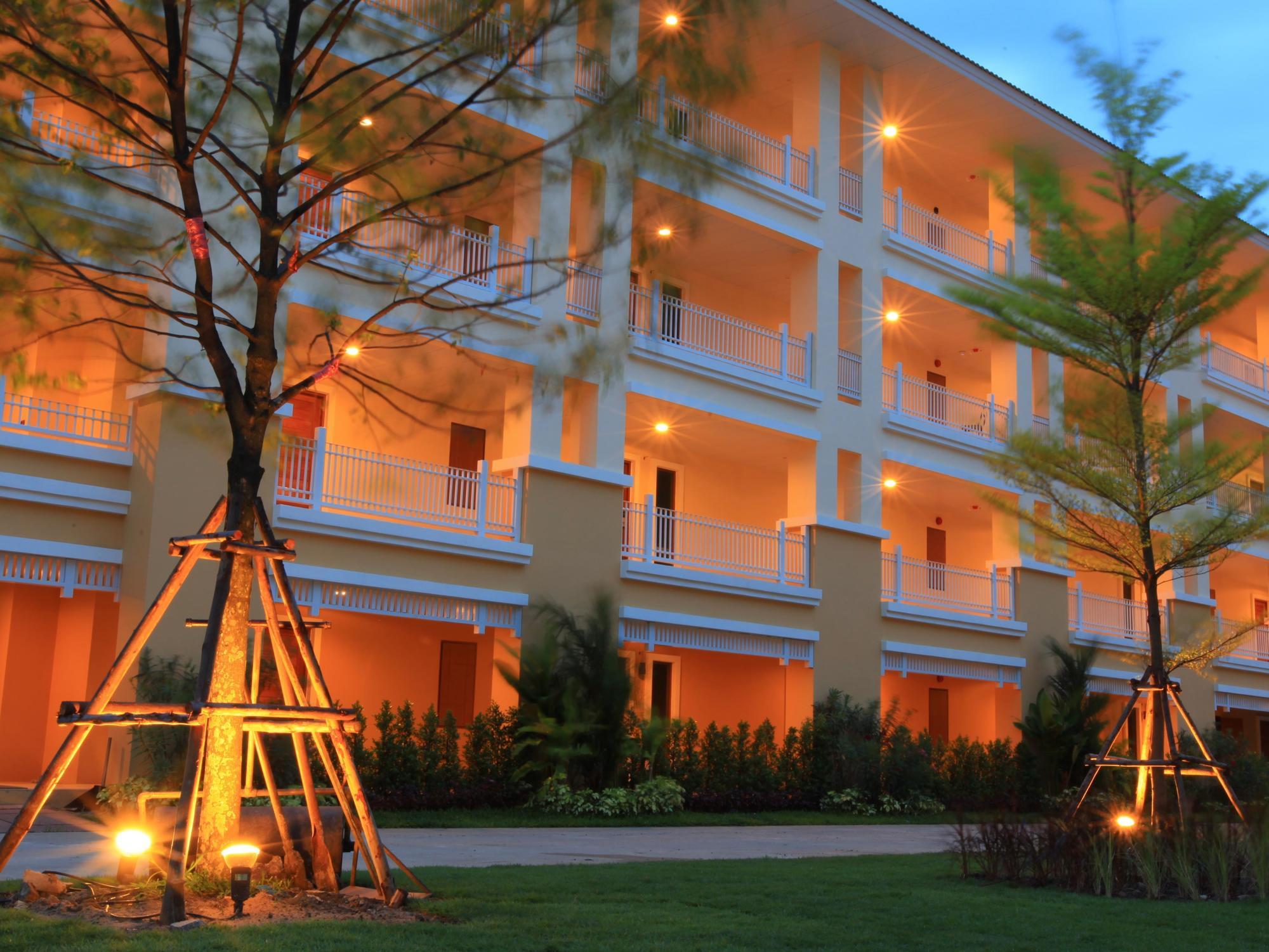 The One Residence Hotel Bangkok Esterno foto